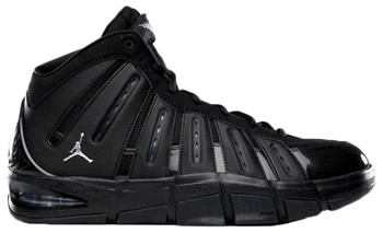 Carmelo Anthony  signature Basketball Shoes: Nike Jordan Melo M7  (2010-11 NBA Season)